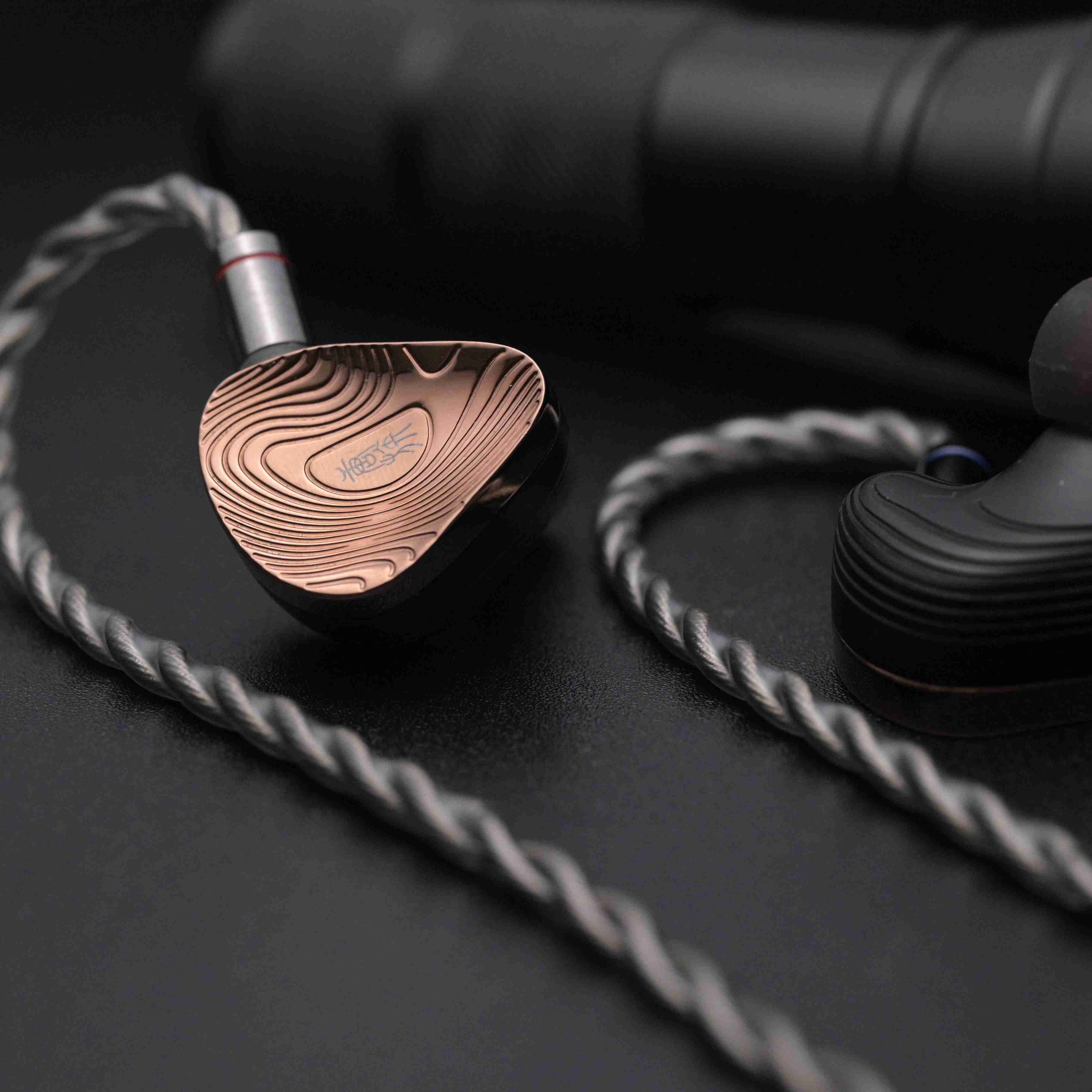 TANGZU Xuanwu GATE 1DD+4BA+2EST Tribrid In-Ear Monitors TANGZU