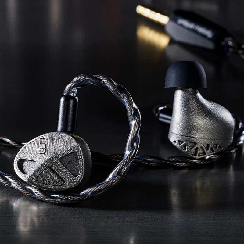 Unique Melody Stardust 2DD + 4BA Hybrid Drivers IEMs Unique Melody