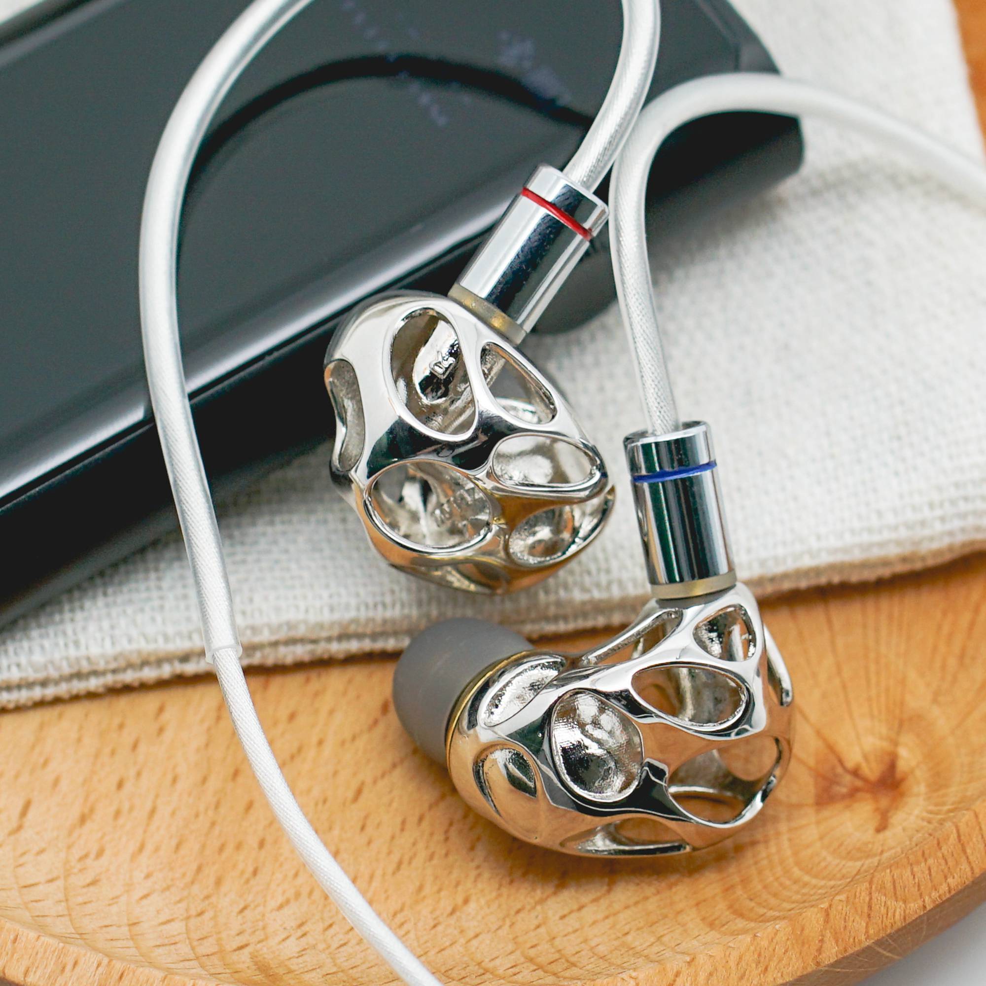 Blon BL-A8 Flagship Metal Hollow Earphone HiFiGo