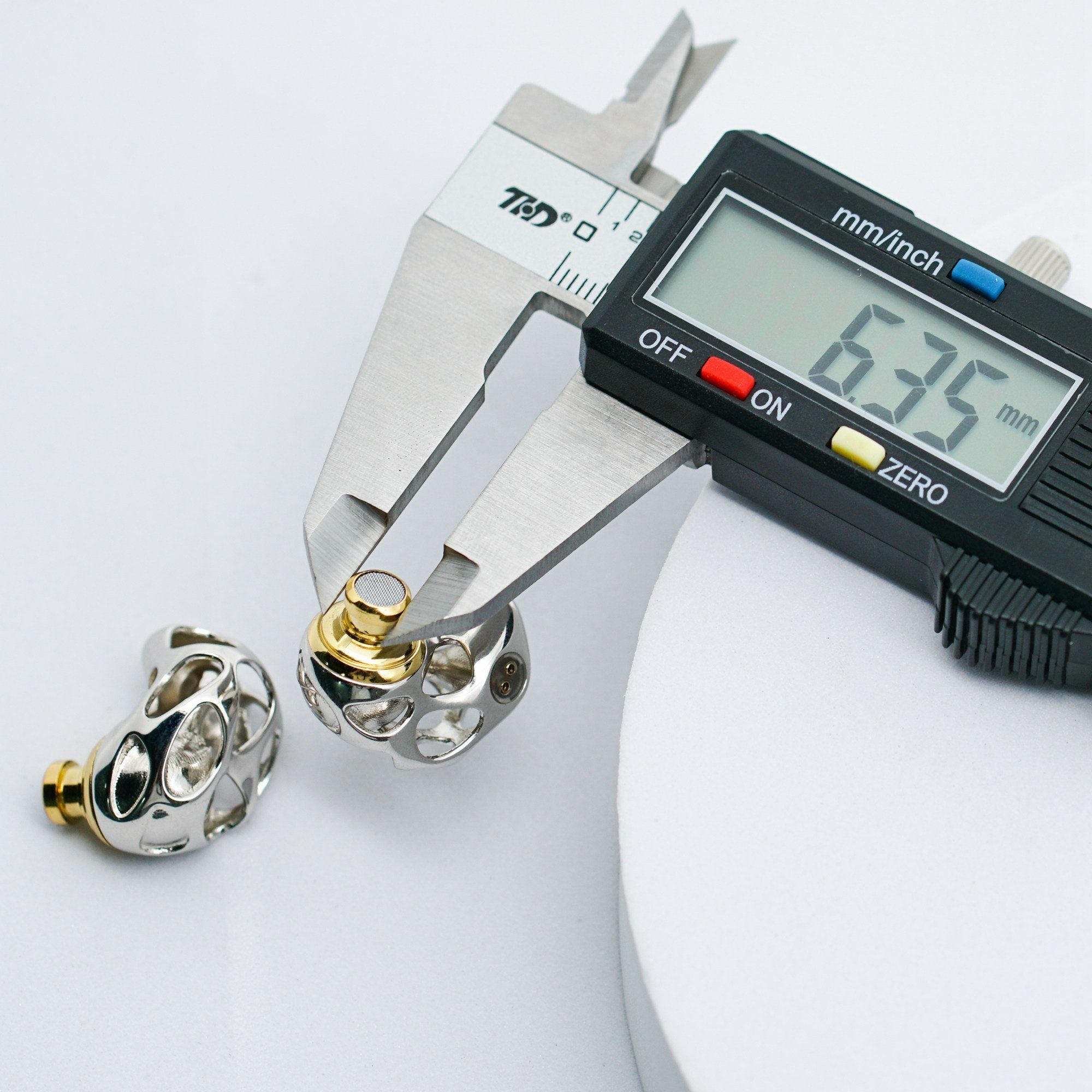 Blon BL-A8 Flagship Metal Hollow Earphone HiFiGo