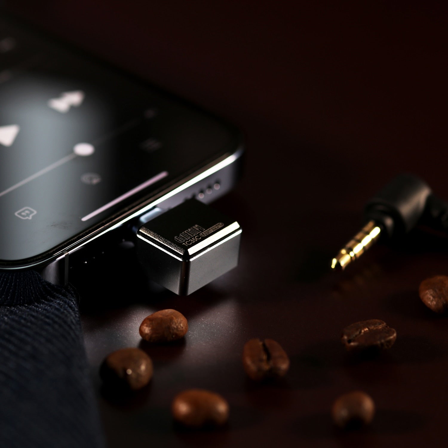 DD ddHiFi TC35C Light-ning to 3.5mm High Fidelity Adapter for iPhone HiFiGo