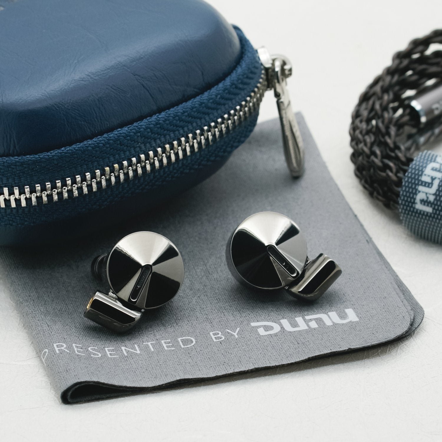 DUNU Zen Pro Flagship Dynamic Driver In-Ear Earphone International Version Earphone HiFiGo