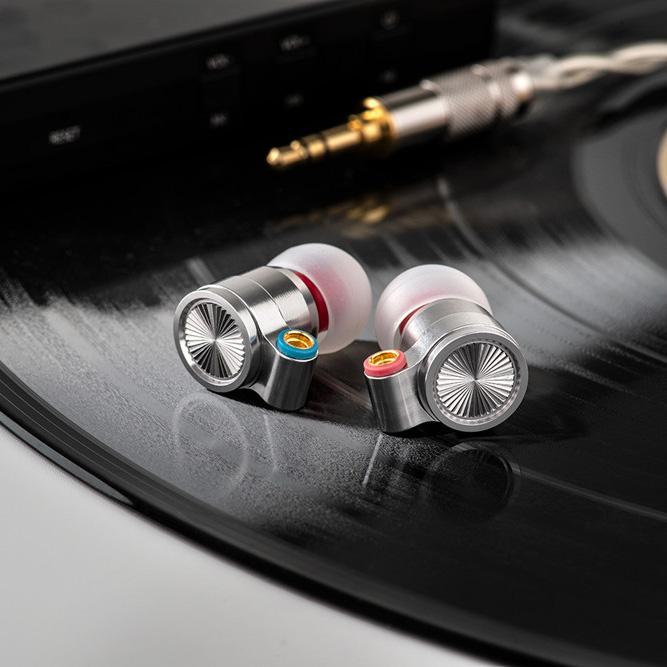 Tin HiFi T4 CNT Dynamic Driver InEar Earphones IEM Monitor MMCX Connector Earphone HiFiGo
