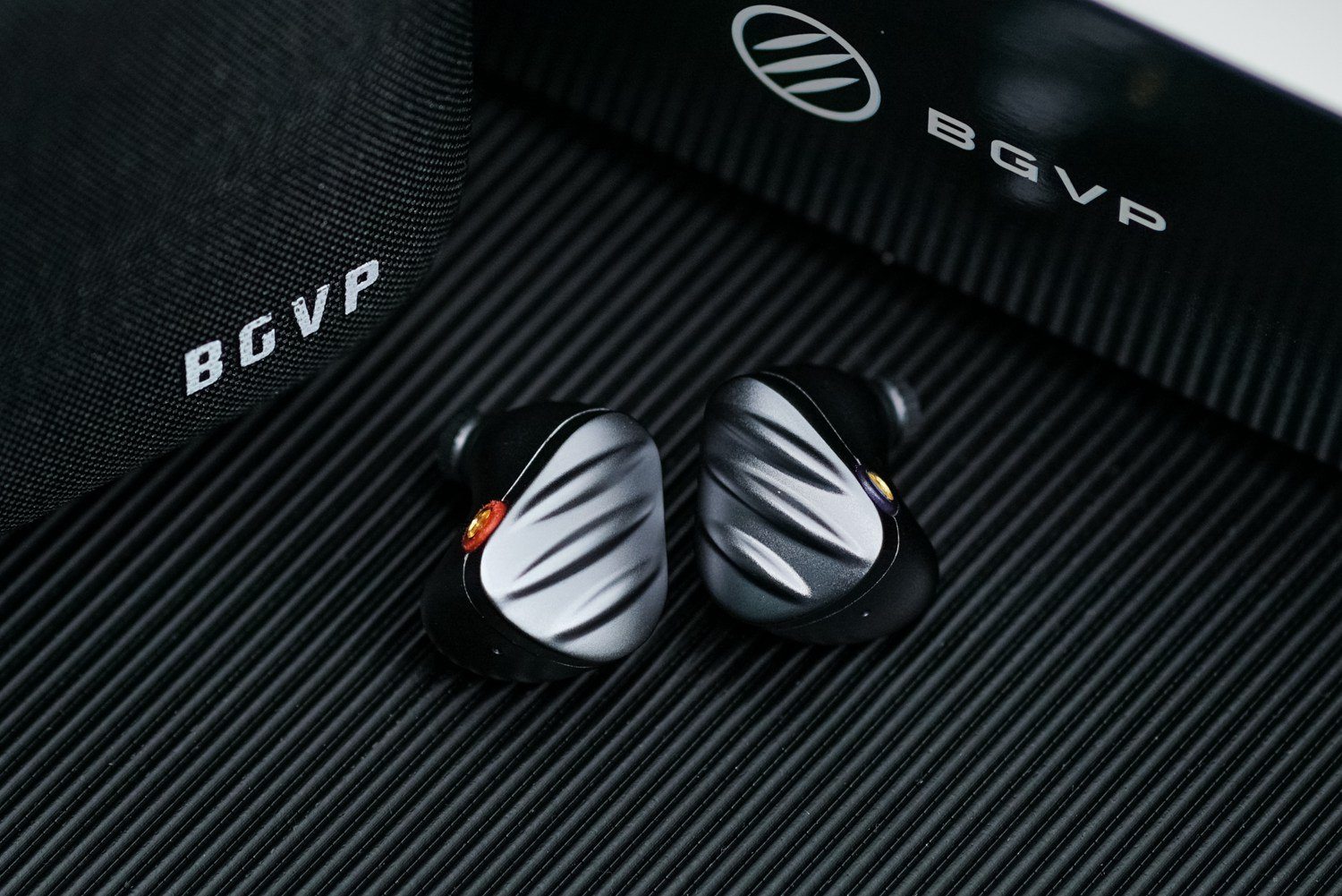 BGVP NS9 9-Driver Hybrid IEM Unboxing & Quick Review: Thick & Powerful