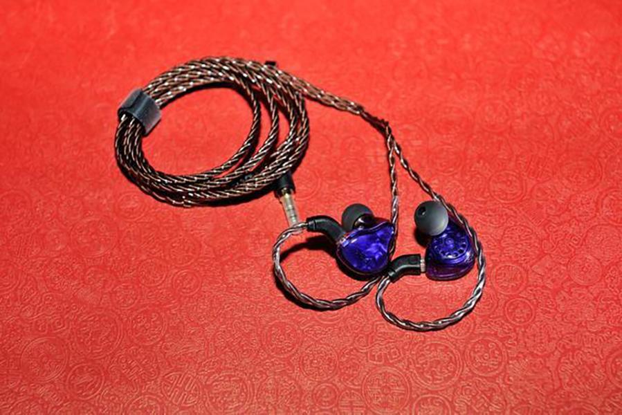 FiiO FH1s Impressions: Balanced and Thumpy!!