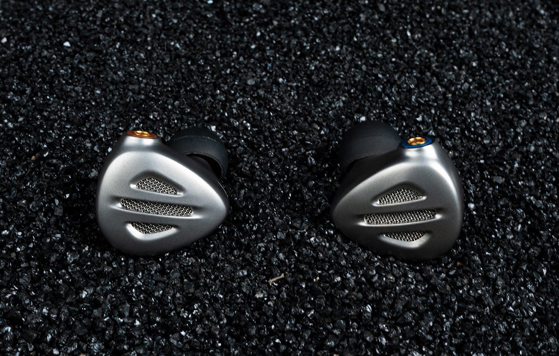 FiiO Introduces Its Latest Flagship Hybrid IEMs: FiiO FH9