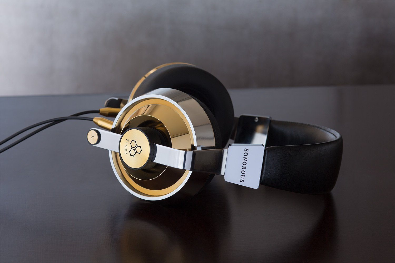 Headphones and Earphones Audiophile 101 | Part 2: Open vs. Closed Headphones