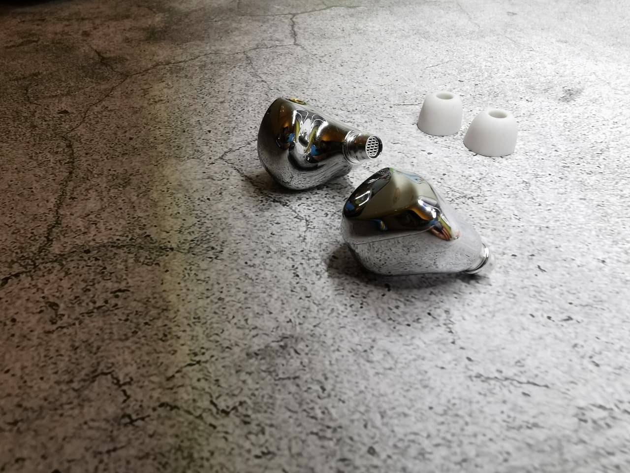 Tri i3 IEM Quick Review: Beautiful Metallic IEM!!