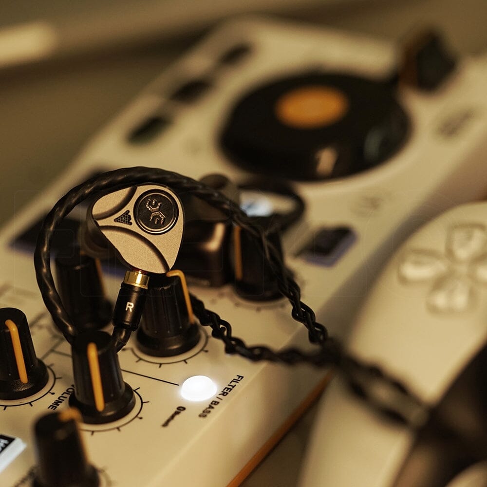Effect Audio Perseus 2DD + 2BA + 4MPD + 1BC Drivers IEMs Effect Audio 