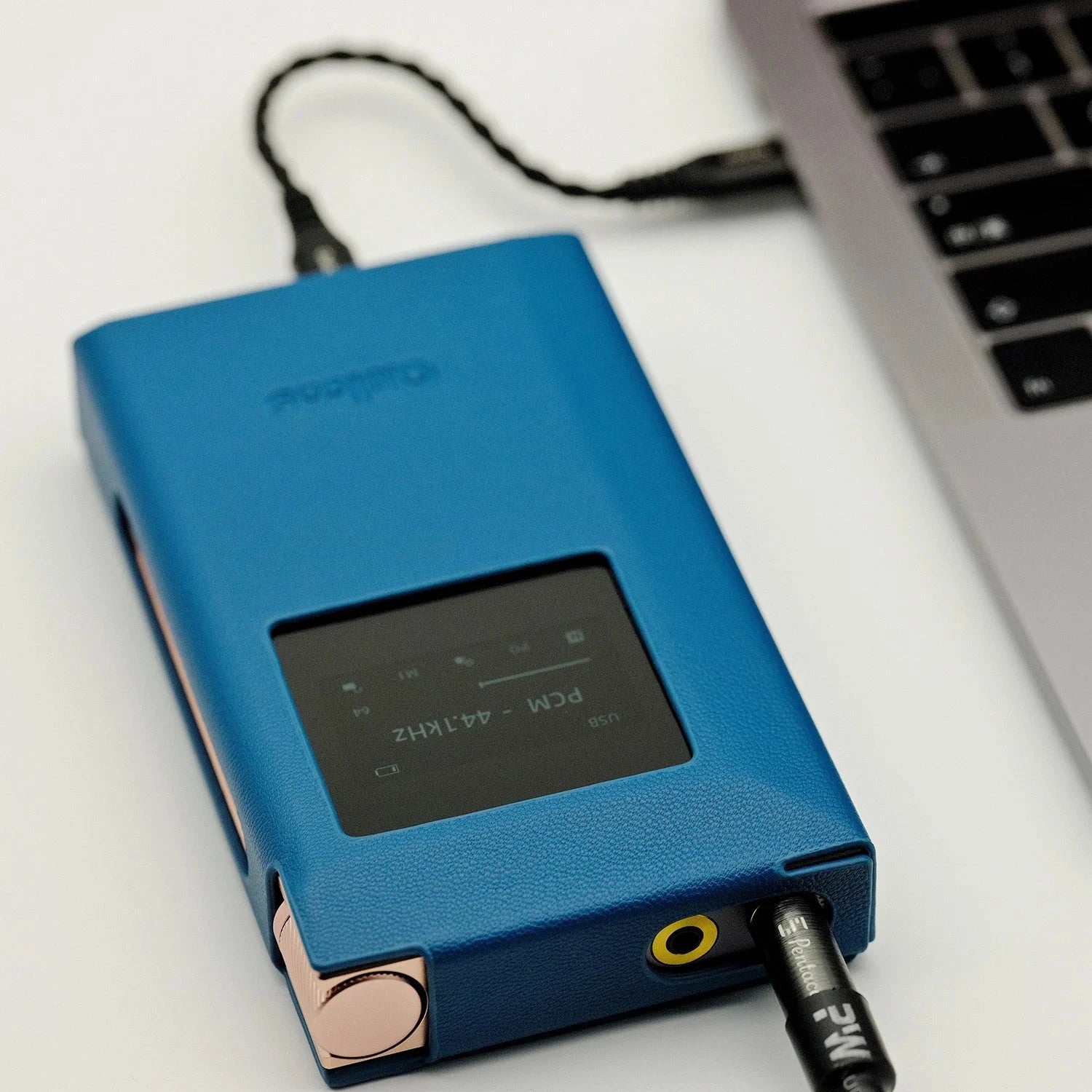 QULOOS MUB5 R2R Portable DAC & Headphone Amplifier QULOOS 