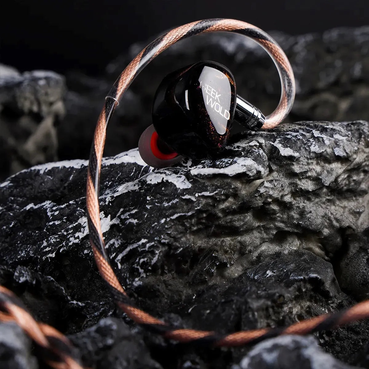 Geek Wold GK200 6BA+2DD+2PZT Hybrid Driver In-Ear Monitor HiFiGo 