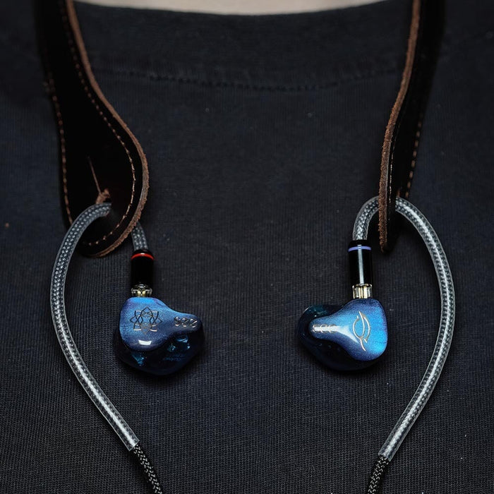 SeeAudio Bravery AE Limited Edition 4BA In-Ear Monitors HiFiGo Both Blue With HiFiGo Neck Strap 